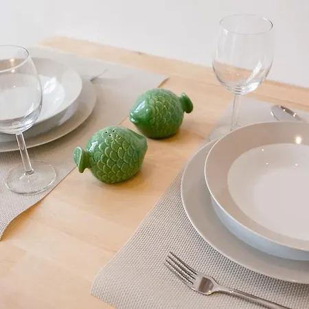 Apartment Sweet Lemon *